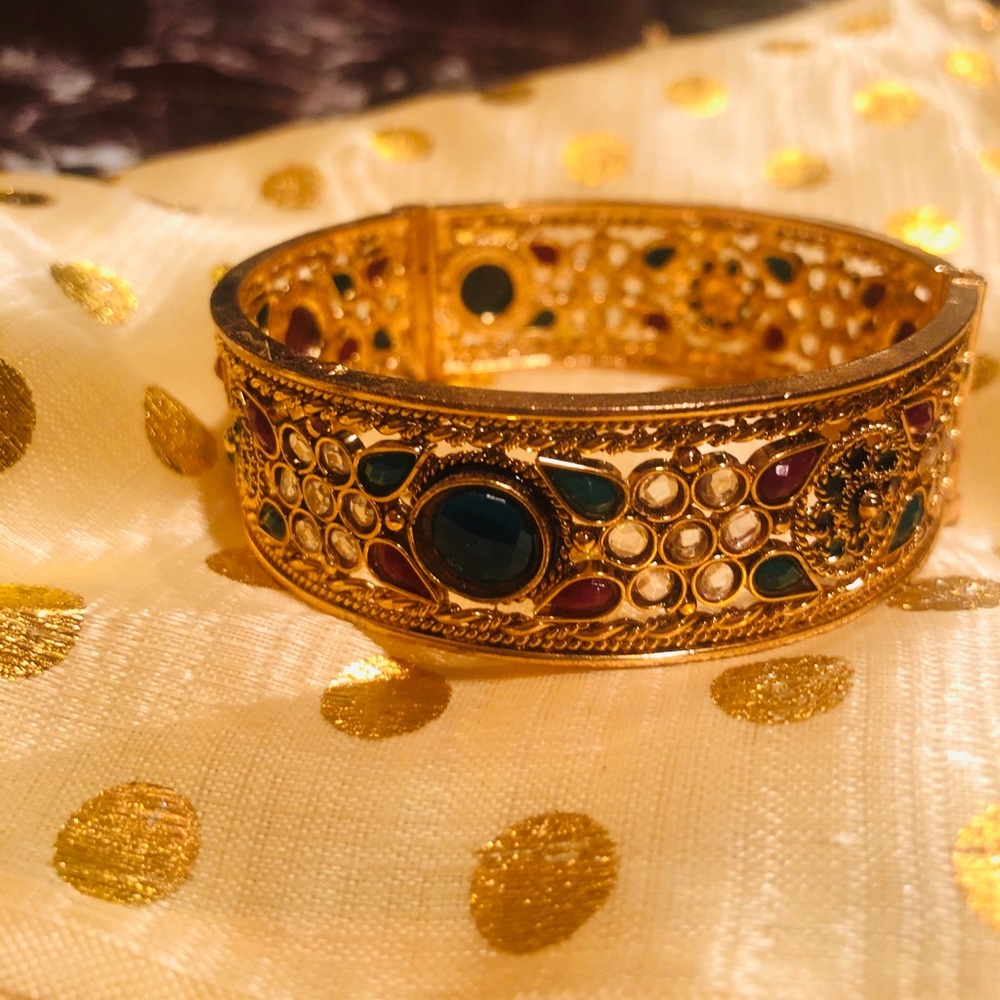 Multi color gold bracelet